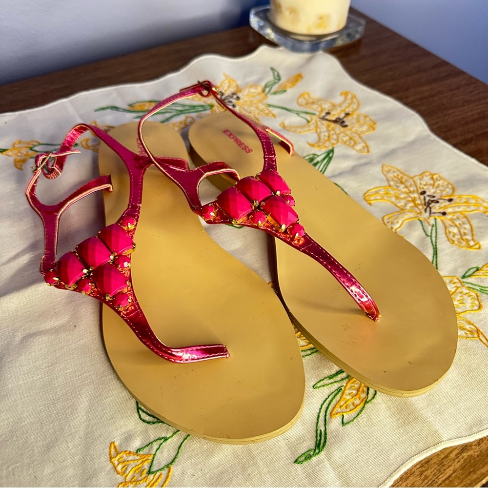 Express Metallic Pink Jeweled Thong Sandals – Size 8